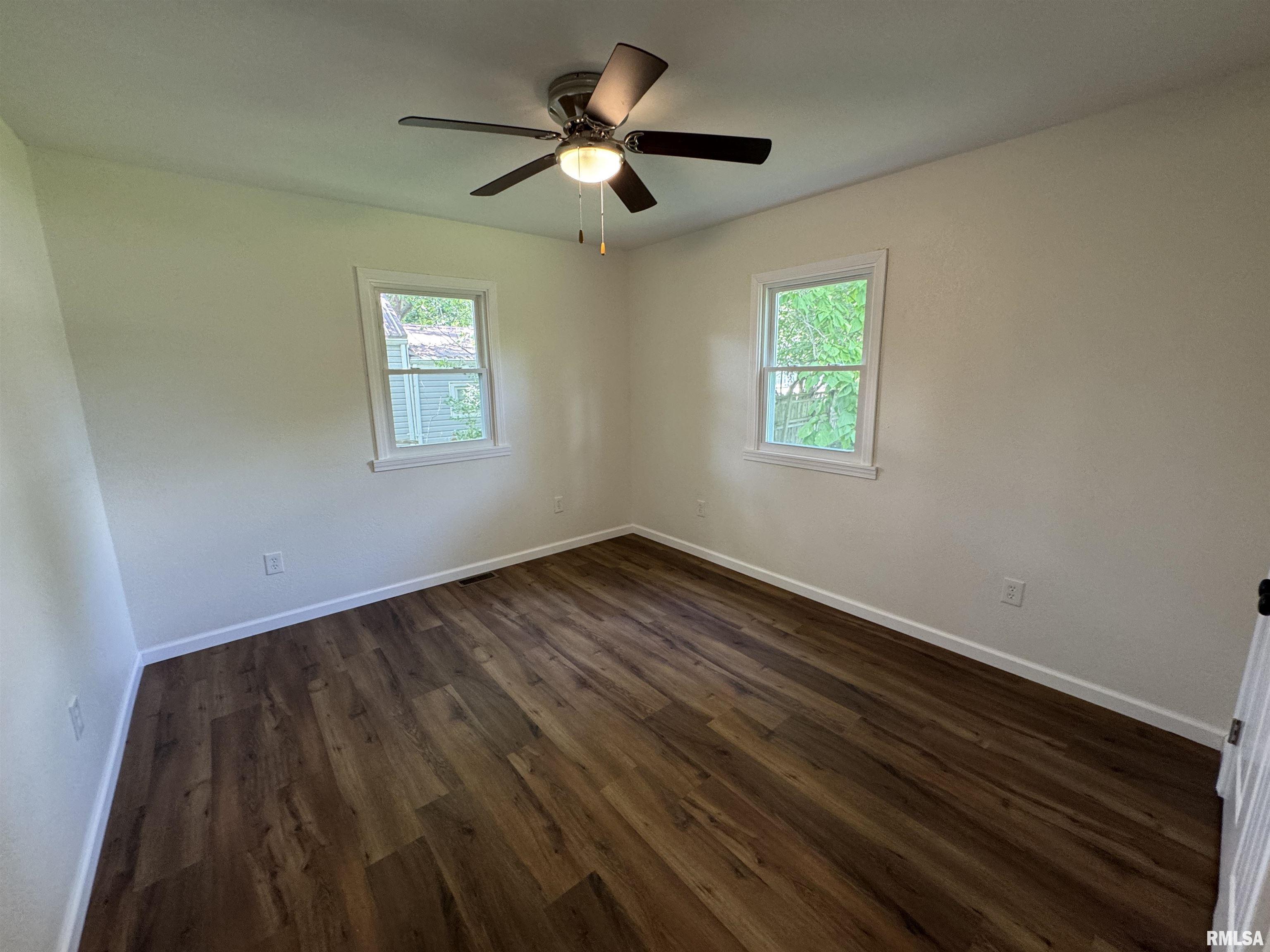 408 West 5th Street Flora, IL 62839 - Photo 18 of 34