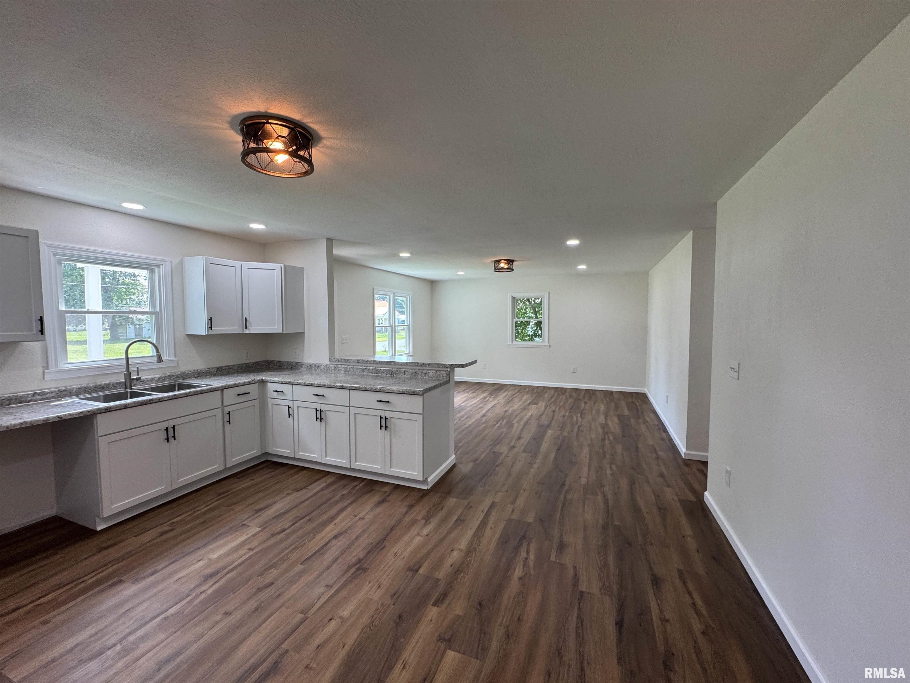 408 West 5th Street Flora, IL 62839 - Photo 10 of 34