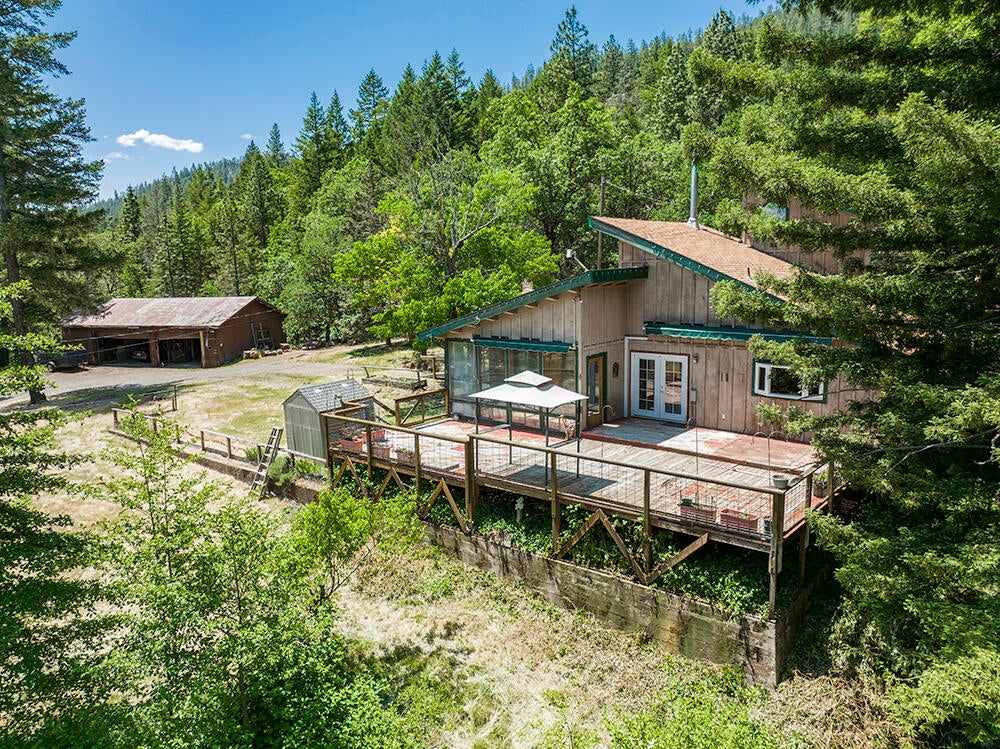 6016-6110 West Side Road Cave Junction, OR 97523 - Photo 5 of 67 4 Big House and Shop