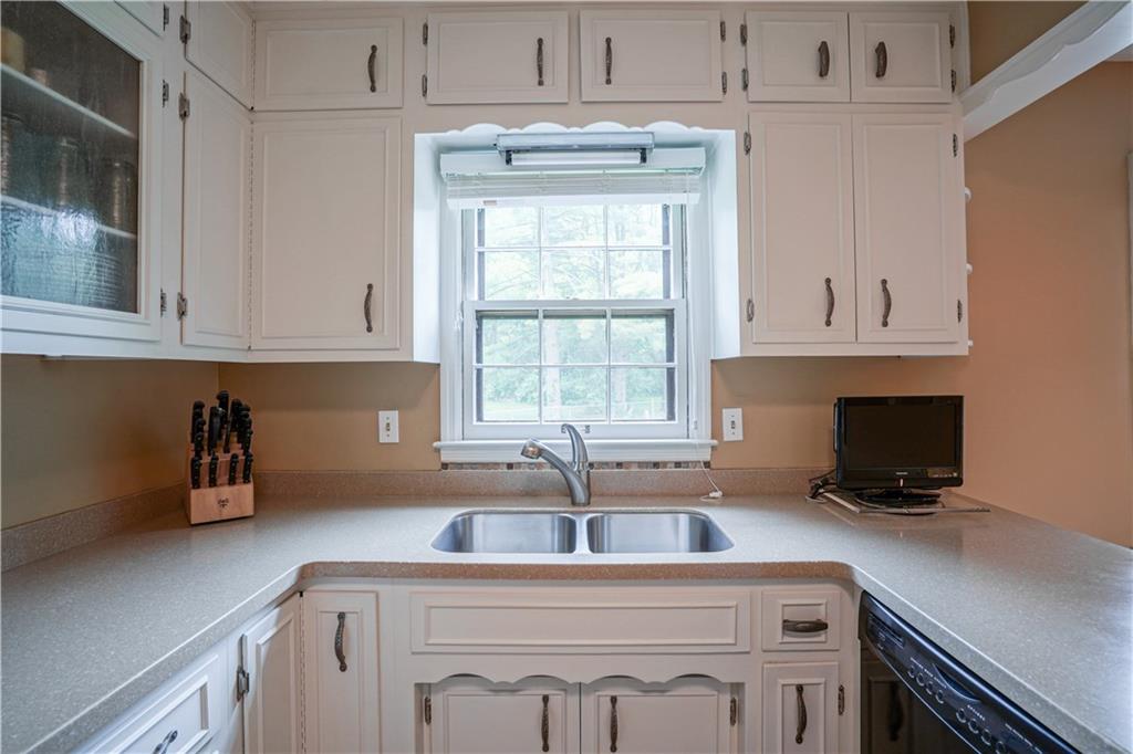 8716 Lancaster Road Indianapolis, IN 46260 - Photo 12 of 49 Gallery Image 12