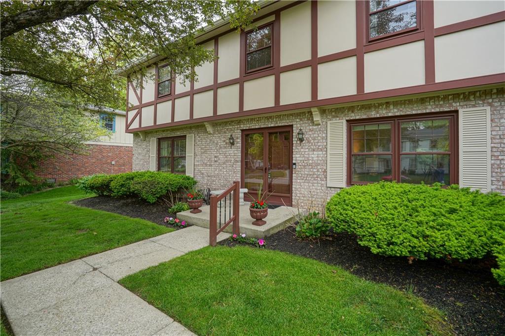 8716 Lancaster Road Indianapolis, IN 46260 - Photo 3 of 49 Gallery Image 3