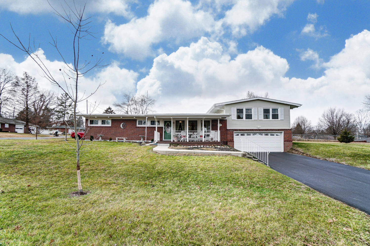 1921 East Mile Road Springfield, OH 45503 - Photo 2 of 44