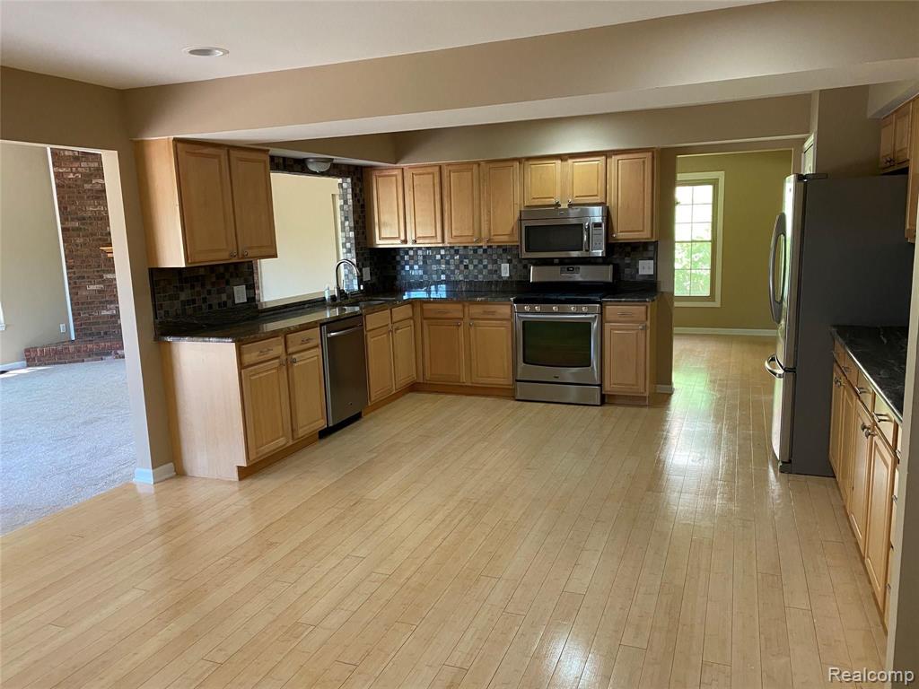 515 Plum Ridge Drive Rochester Hills, MI 48309 - Photo 18 of 46