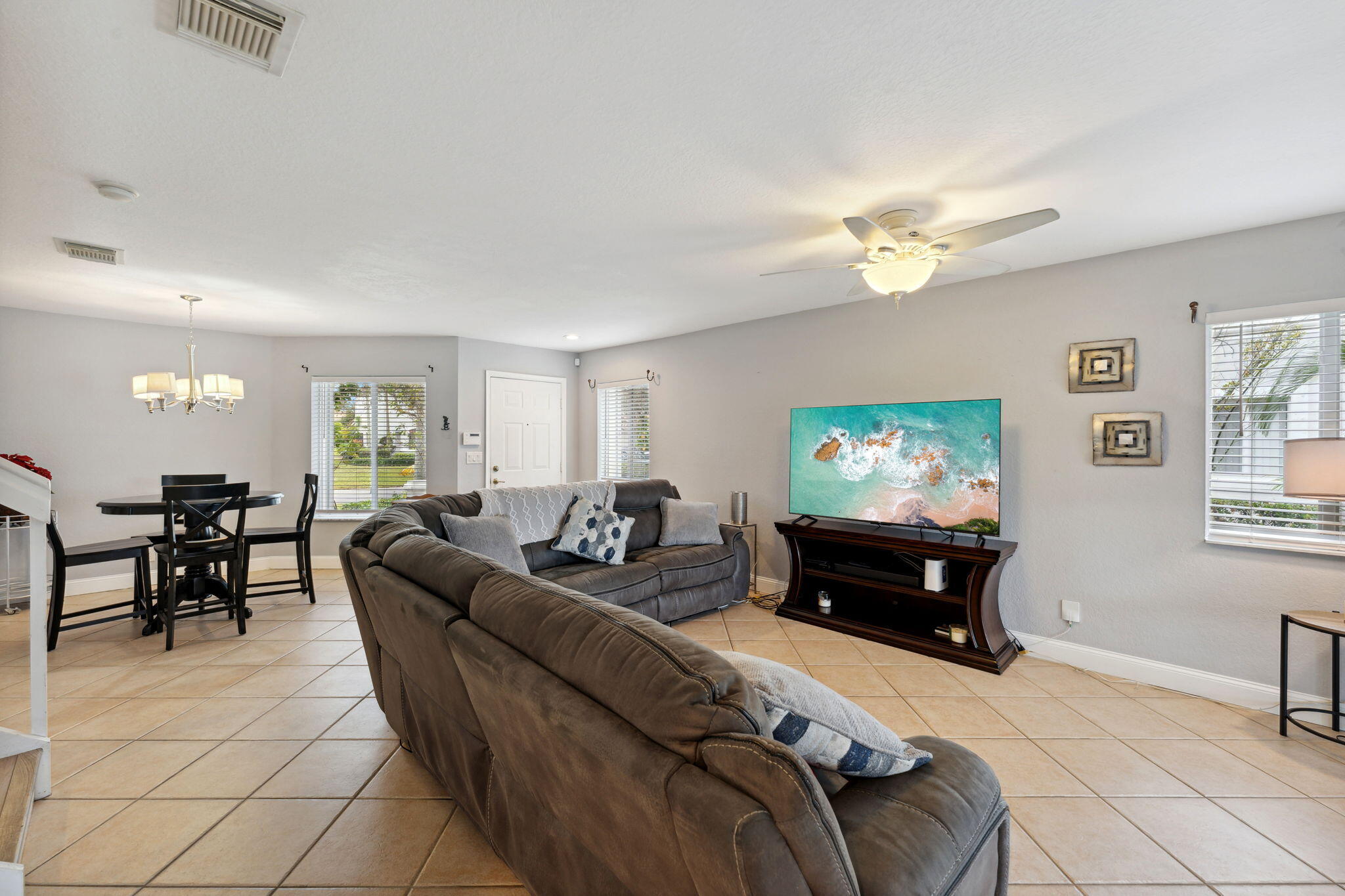 8027 Big Pine Way Riviera Beach, FL 33407 - Photo 4 of 36 Living Room
