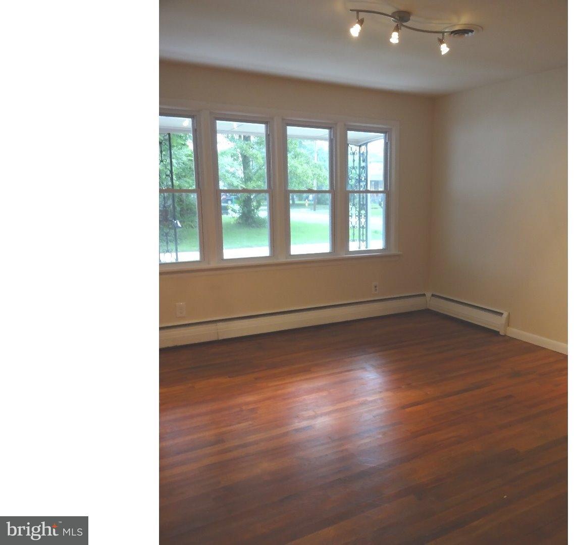 401 Stone Road Laurel Springs, NJ 08021 - Photo 5 of 25 Dining Room