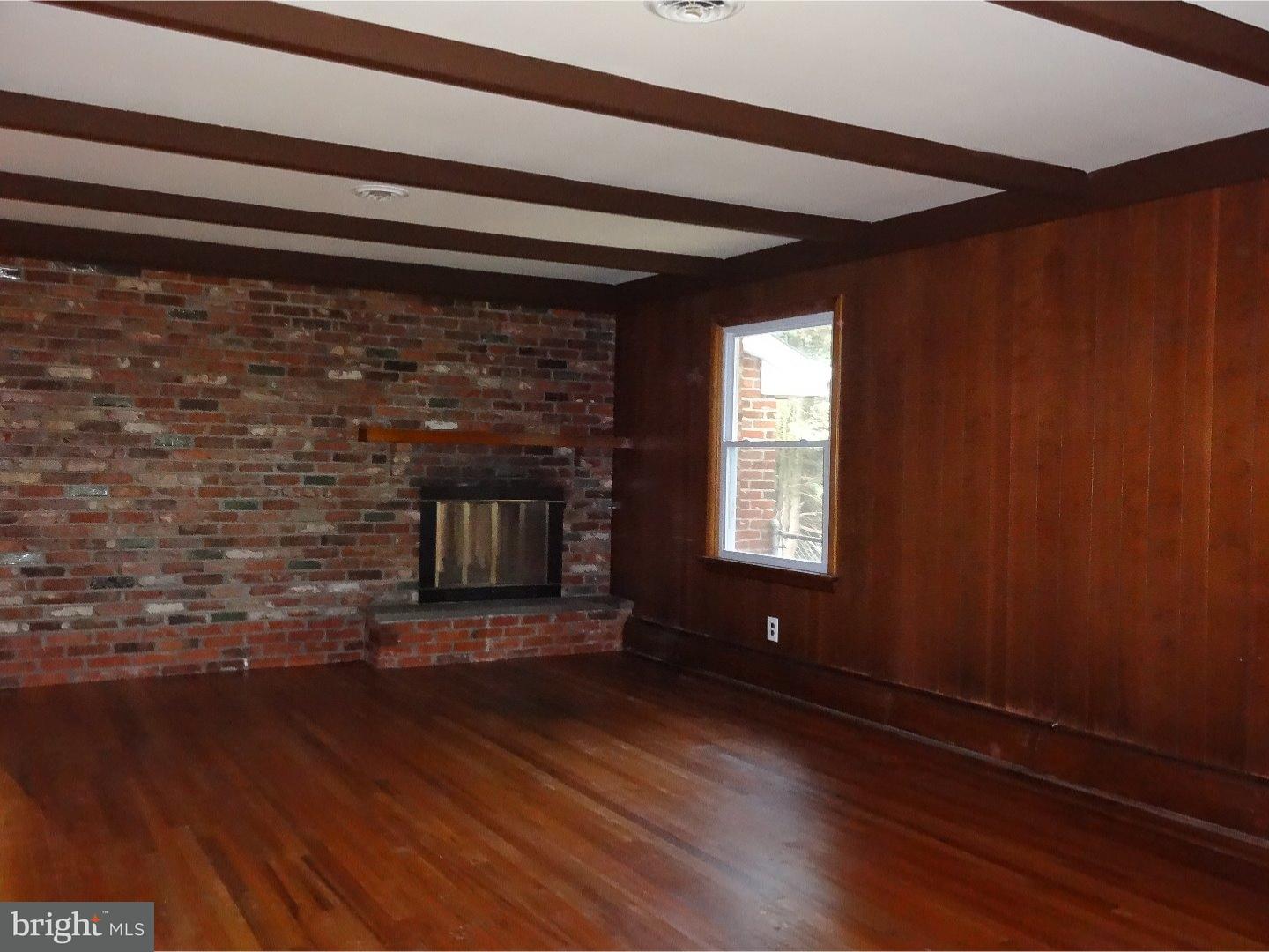 401 Stone Road Laurel Springs, NJ 08021 - Photo 9 of 25 Living Room