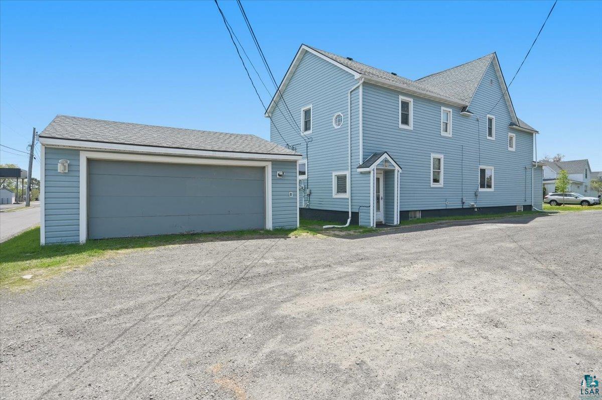 2811 East 3rd Street Superior, WI 54880 - Photo 3 of 22