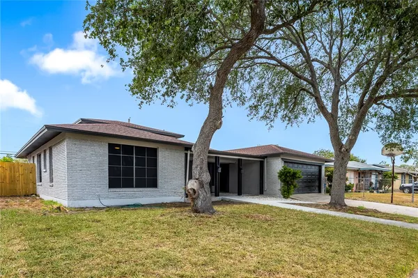 $2,700 | 4937 Holmes Drive, Corpus Christi, TX 78411