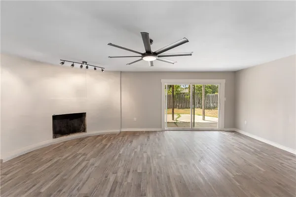 $2,700 | 4937 Holmes Drive, Corpus Christi, TX 78411