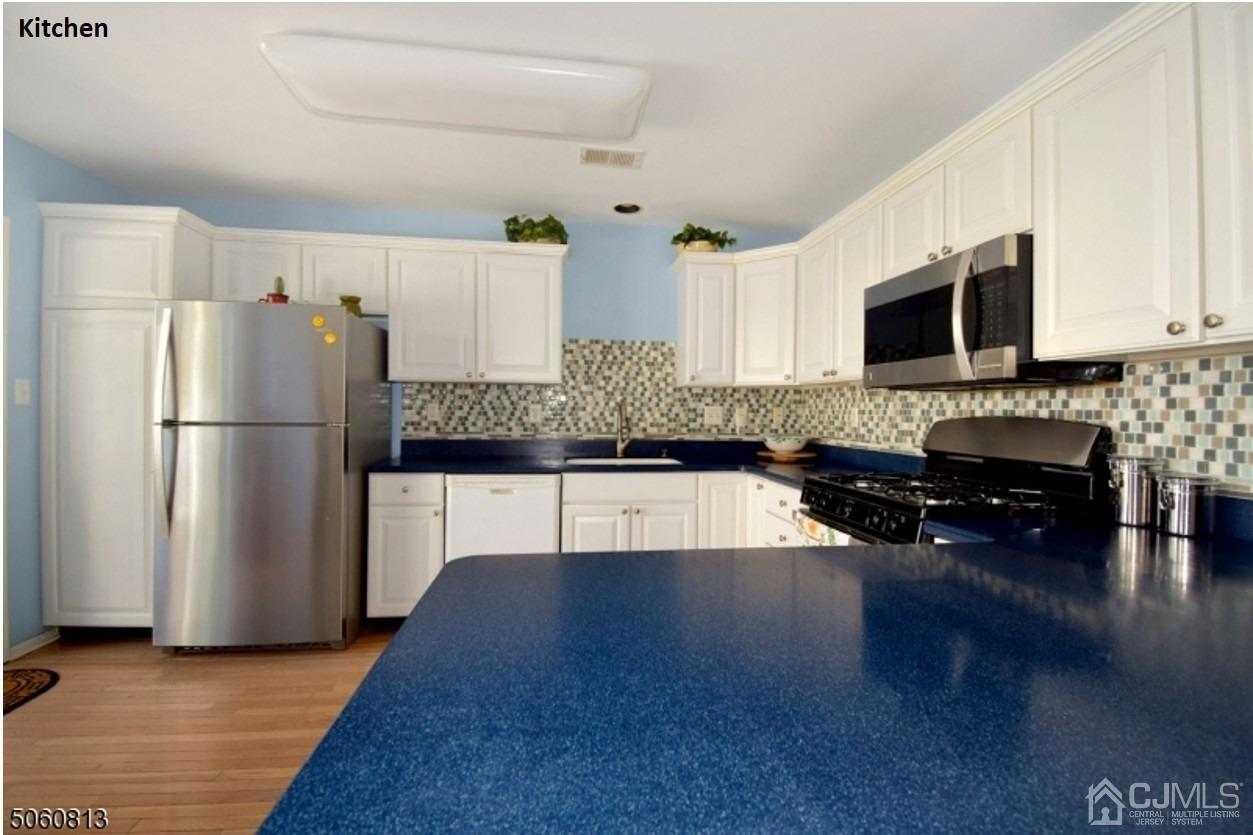 8 Raleigh Court Bernards, NJ 07920 - Photo 14 of 30 Gallery Image 14