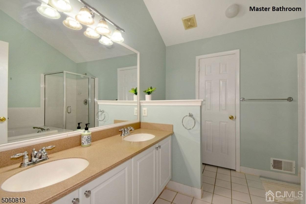 8 Raleigh Court Bernards, NJ 07920 - Photo 18 of 30 Gallery Image 18