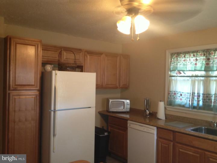 2628 Wood Road Secane, PA 19018 - Photo 6 of 25 Gallery Image 6