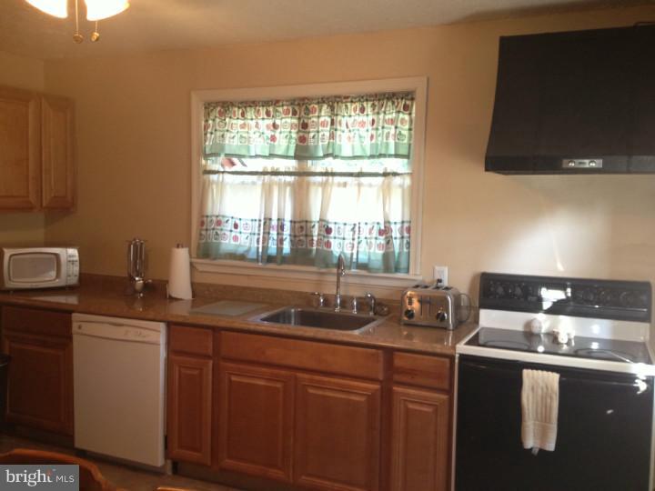 2628 Wood Road Secane, PA 19018 - Photo 7 of 25 Gallery Image 7