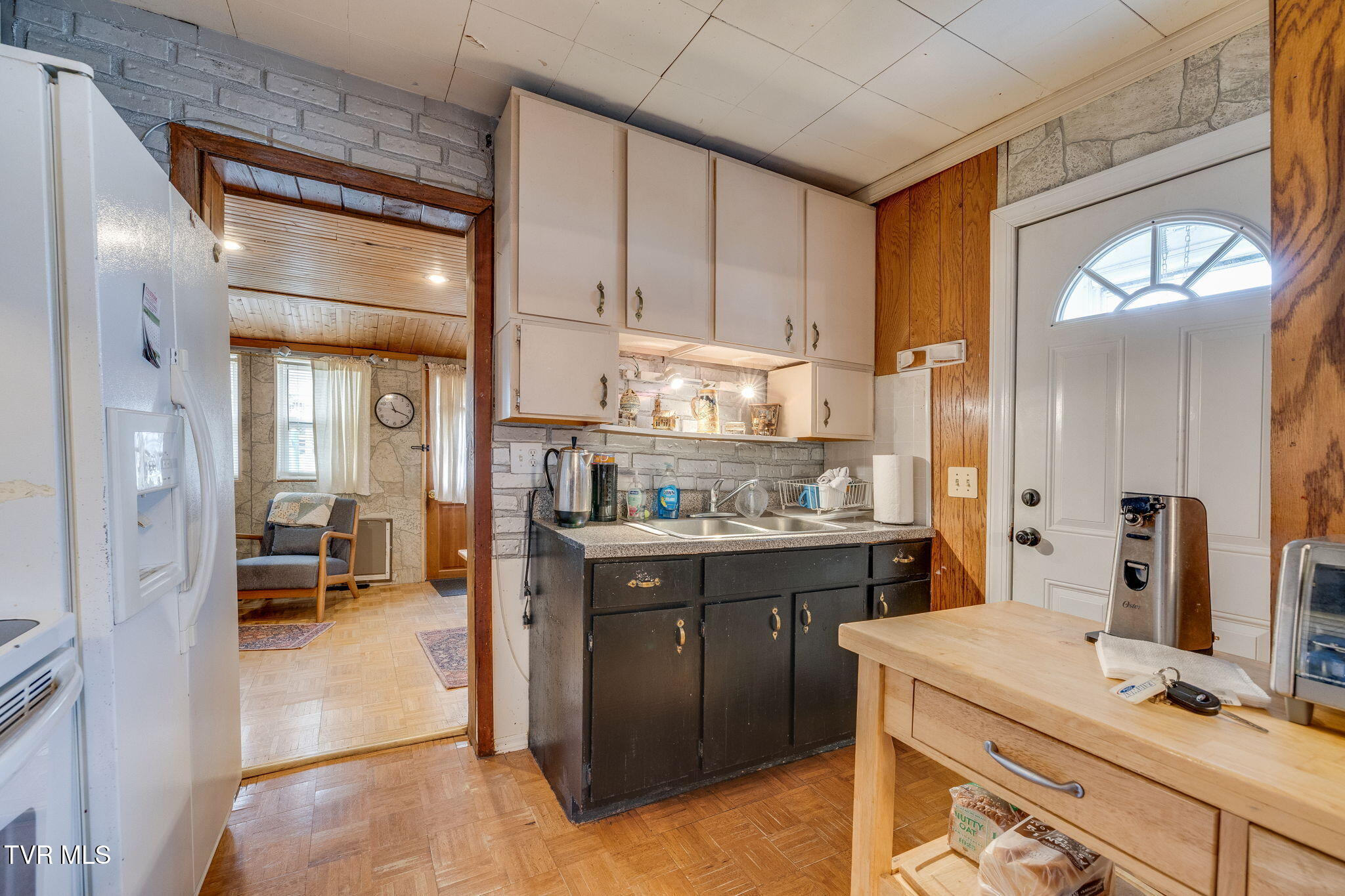 2802 Forest View Road Kingsport, TN 37660 - Photo 8 of 35 008 (8)