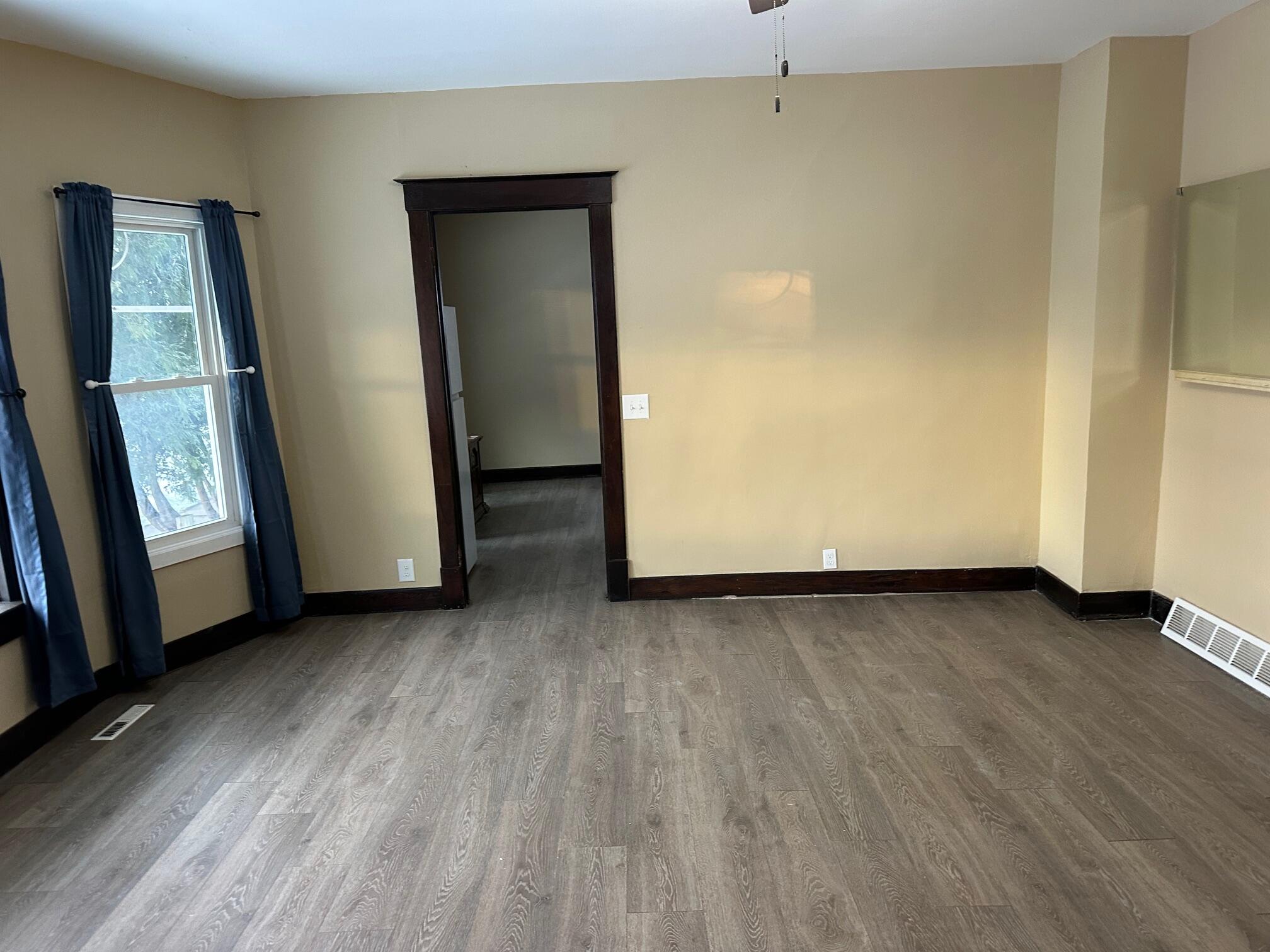 1634 South 10th Street Manitowoc, WI 54220 - Photo 6 of 16 IMG_2348