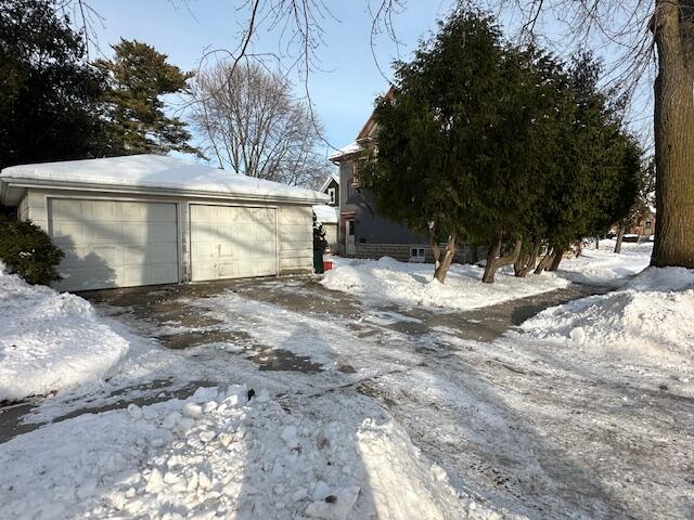 1634 South 10th Street Manitowoc, WI 54220 - Photo 9 of 16 IMG_2343