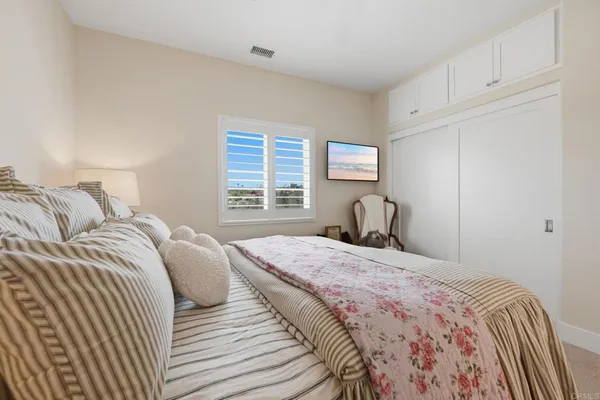 a view of a garden with lake