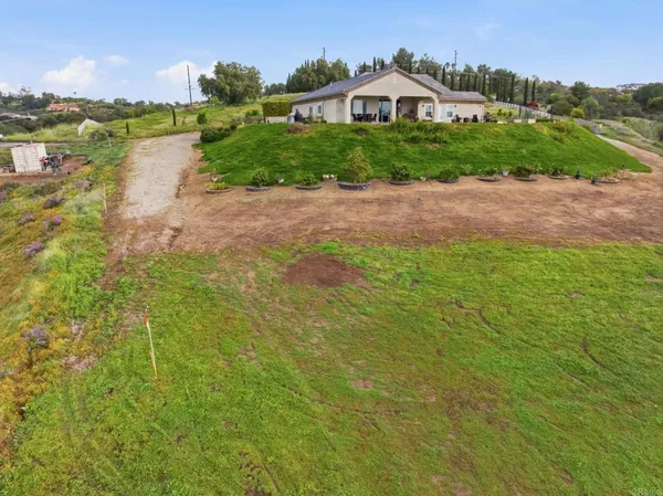 $1,749,000 | 3600 Linda Vista Drive, Fallbrook, CA 92028