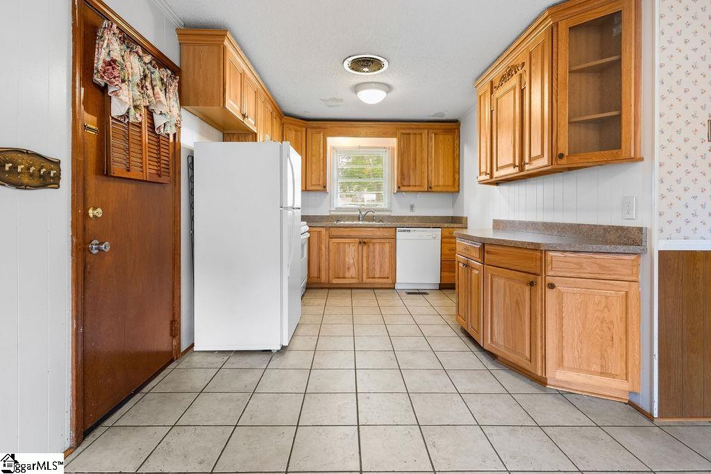 100 Spring Street Easley, SC 29640 - Photo 2 of 34 Gallery Image 2