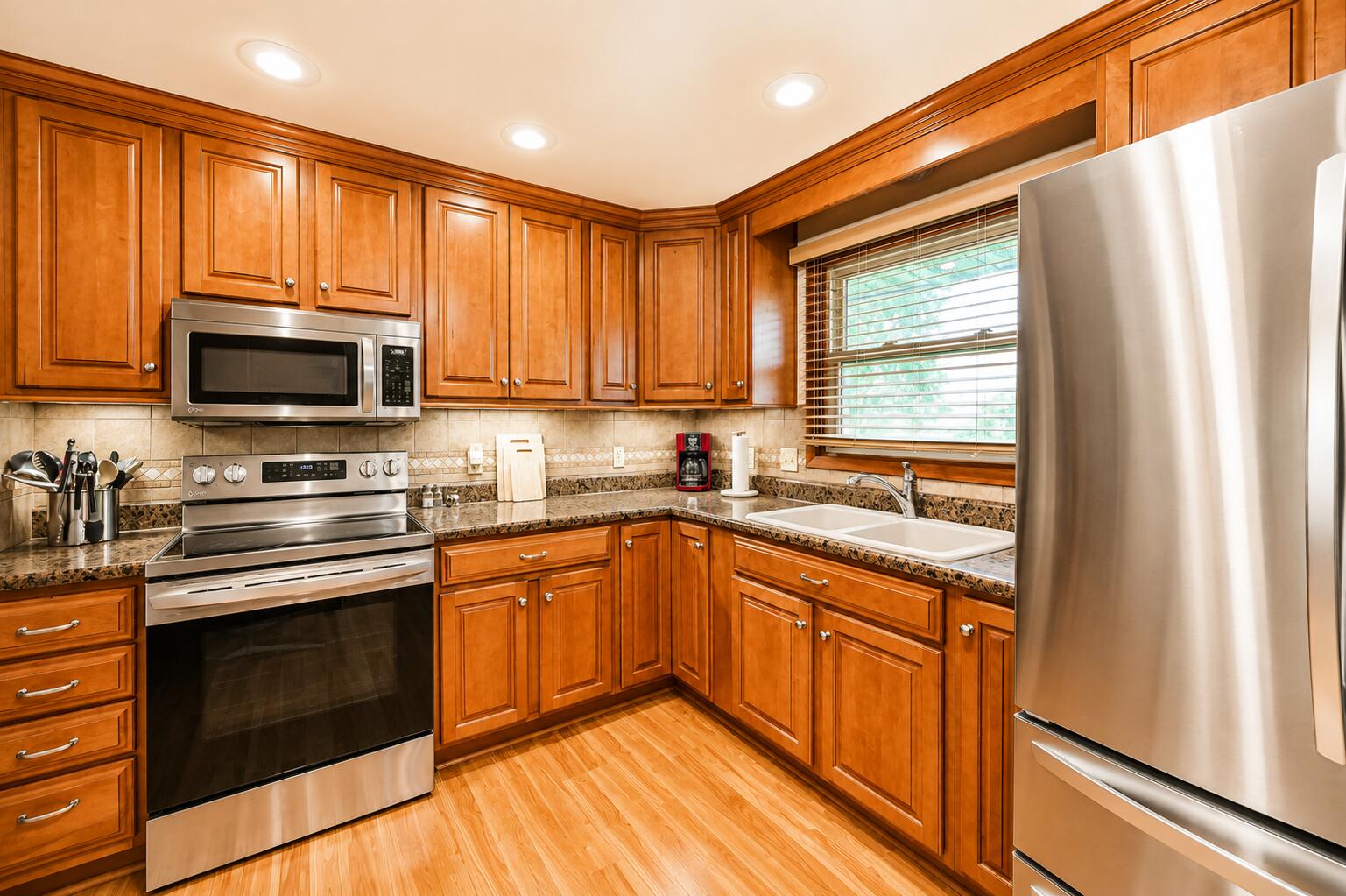 4735 West Ridgewood Road Springfield, OH 45503 - Photo 9 of 30 All appliances to convey with the sale of the home.