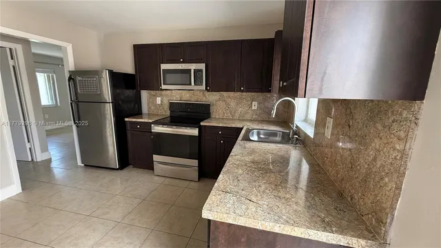 $1,200,000 | 220 Northwest 12th Street, Pompano Beach, FL 33060