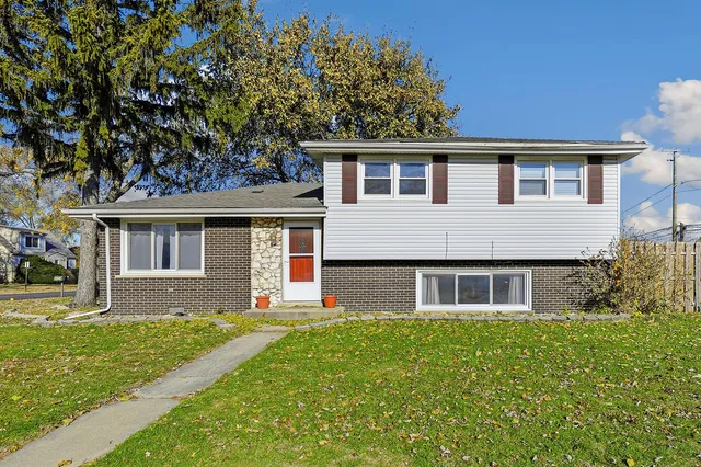 $280,000 | 11551 South Komensky Avenue, Alsip, IL 60803