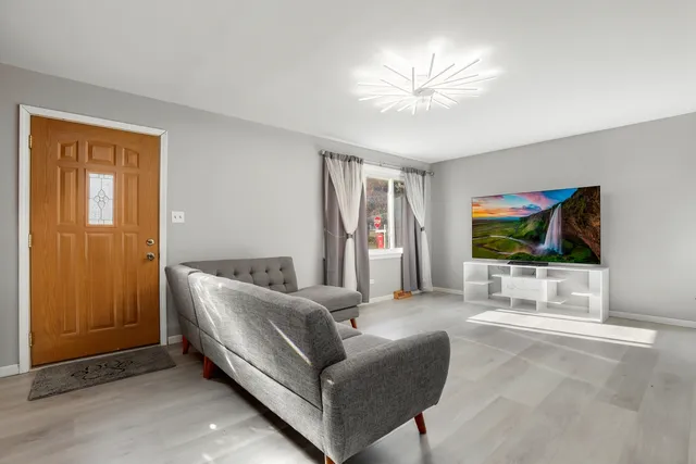 $280,000 | 11551 South Komensky Avenue, Alsip, IL 60803