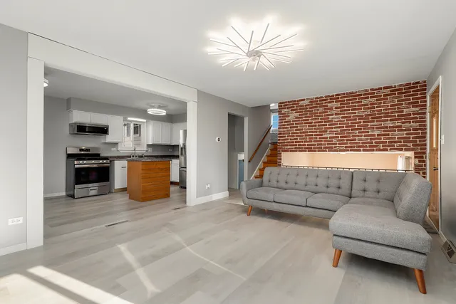 $280,000 | 11551 South Komensky Avenue, Alsip, IL 60803