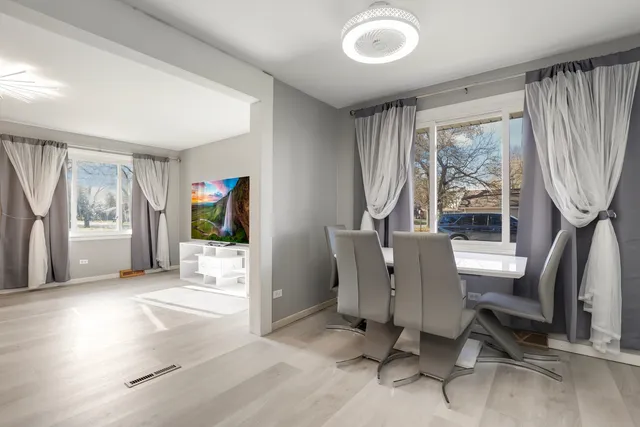 $280,000 | 11551 South Komensky Avenue, Alsip, IL 60803