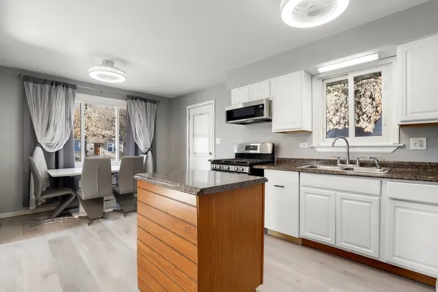 $280,000 | 11551 South Komensky Avenue, Alsip, IL 60803