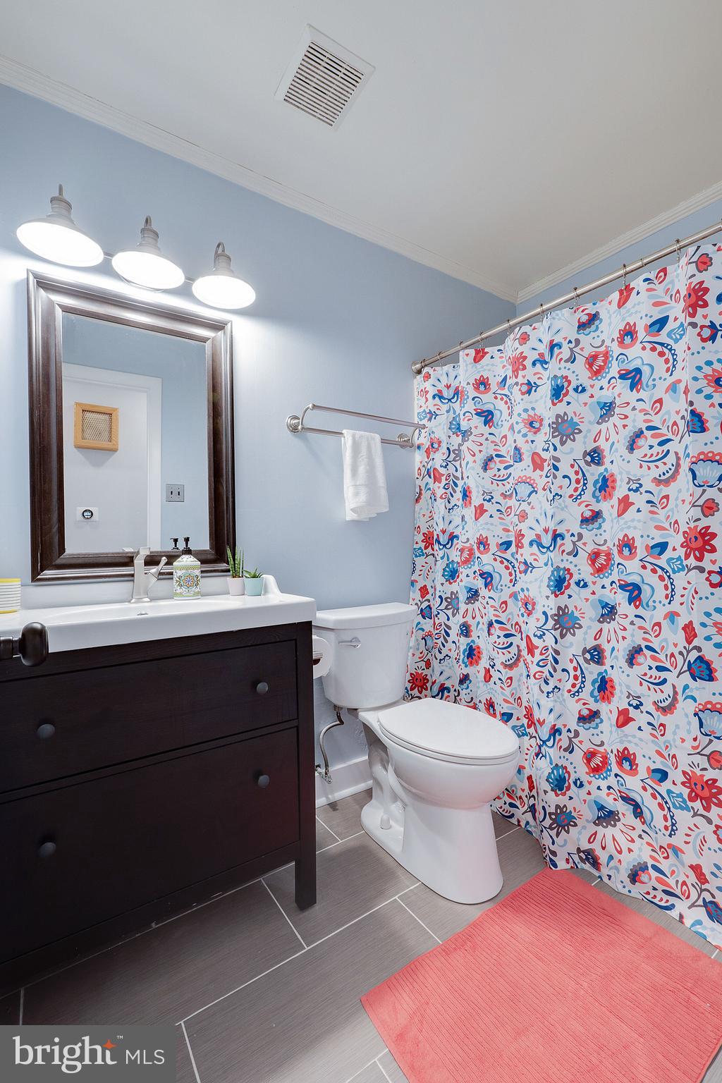 17827 Horsehead Road Brandywine, MD 20613 - Photo 17 of 43 Hall bathroom has upgraded floors and fixtures