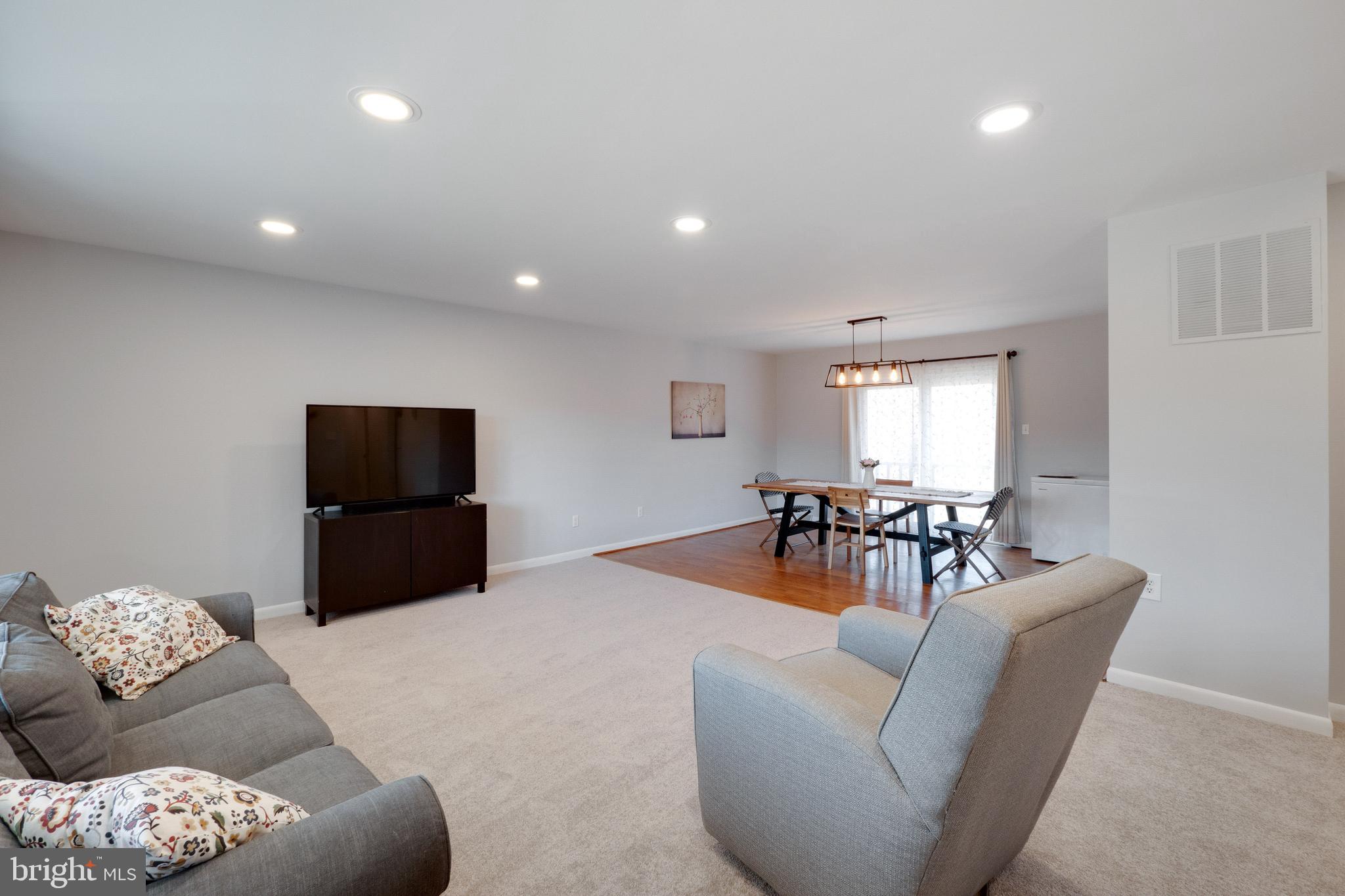 17827 Horsehead Road Brandywine, MD 20613 - Photo 3 of 43 New carpeting; fresh paint; recessed lighting