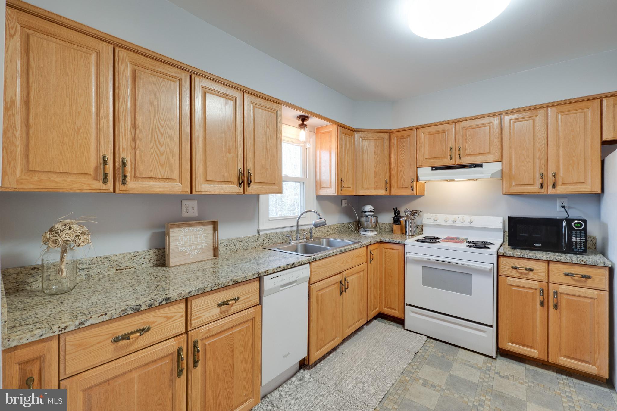 17827 Horsehead Road Brandywine, MD 20613 - Photo 8 of 43 Kitchen features granite counters
