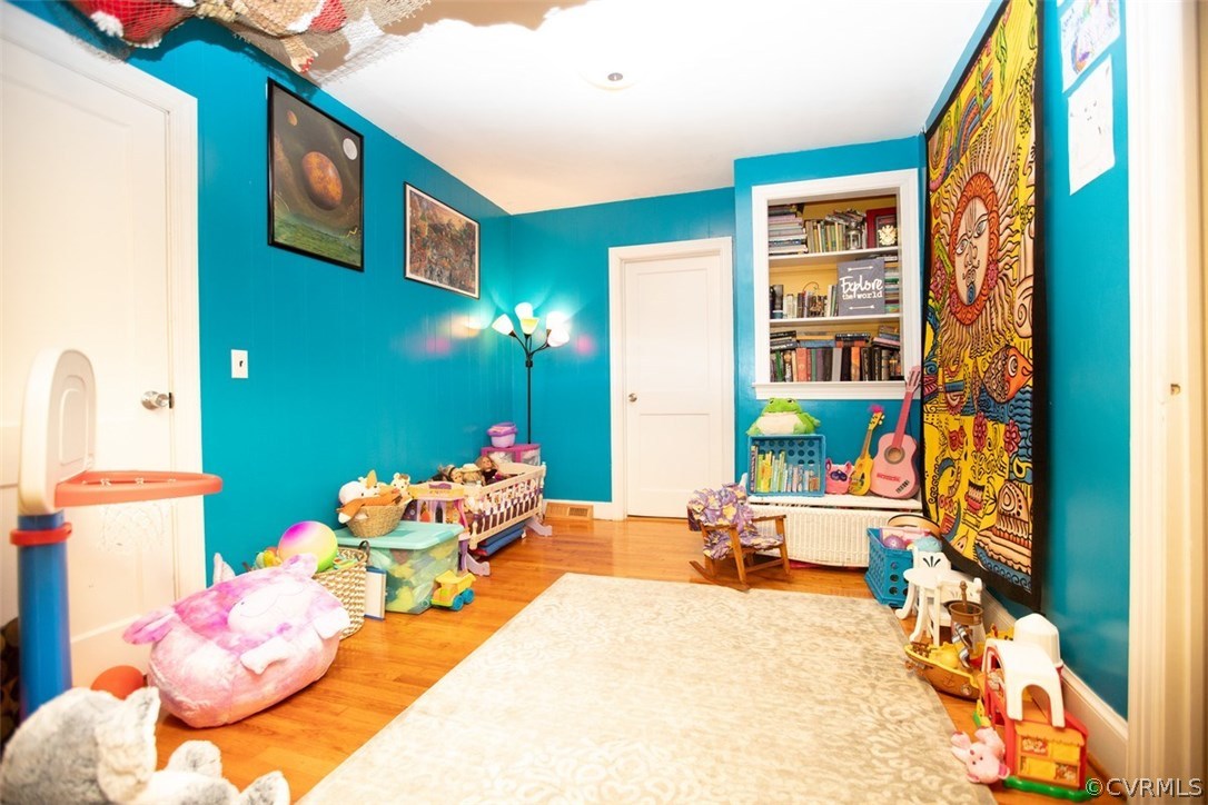 1213 West Osborn Road Farmville, VA 23901 - Photo 22 of 37 a bedroom with a bed and a window