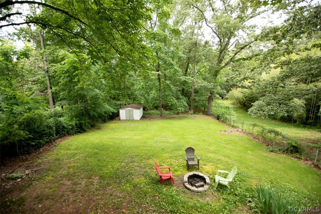 1213 West Osborn Road Farmville, VA 23901 - Photo 36 of 37 a backyard of a house with stainless steel appliances