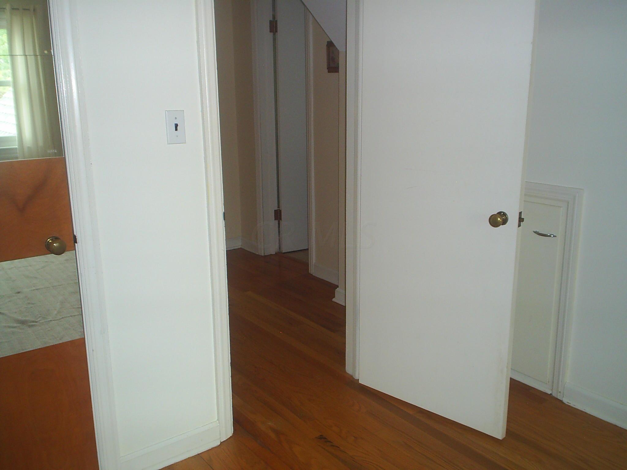 2050 Milden Road Columbus, OH 43221 - Photo 7 of 45