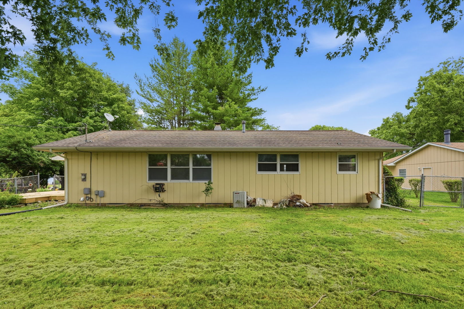 109 North 3rd Street Colona, IL 61241 - Photo 3 of 25