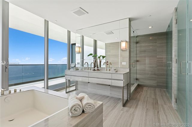 $5,400,000 | 18975 Collins Avenue, Unit 4200, Sunny Isles Beach, FL 33160