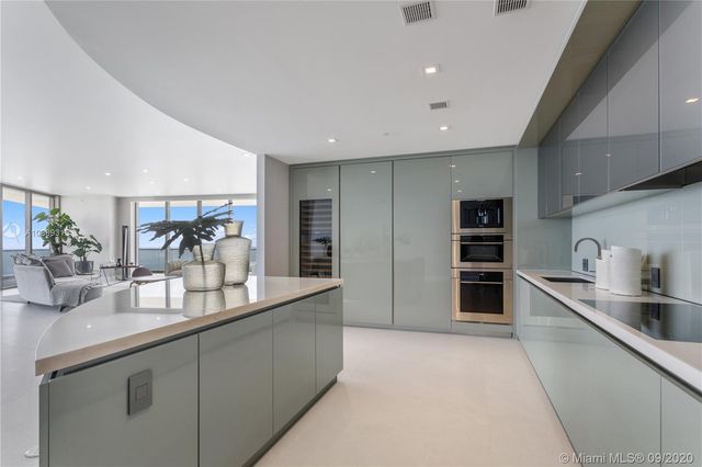 $5,400,000 | 18975 Collins Avenue, Unit 4200, Sunny Isles Beach, FL 33160