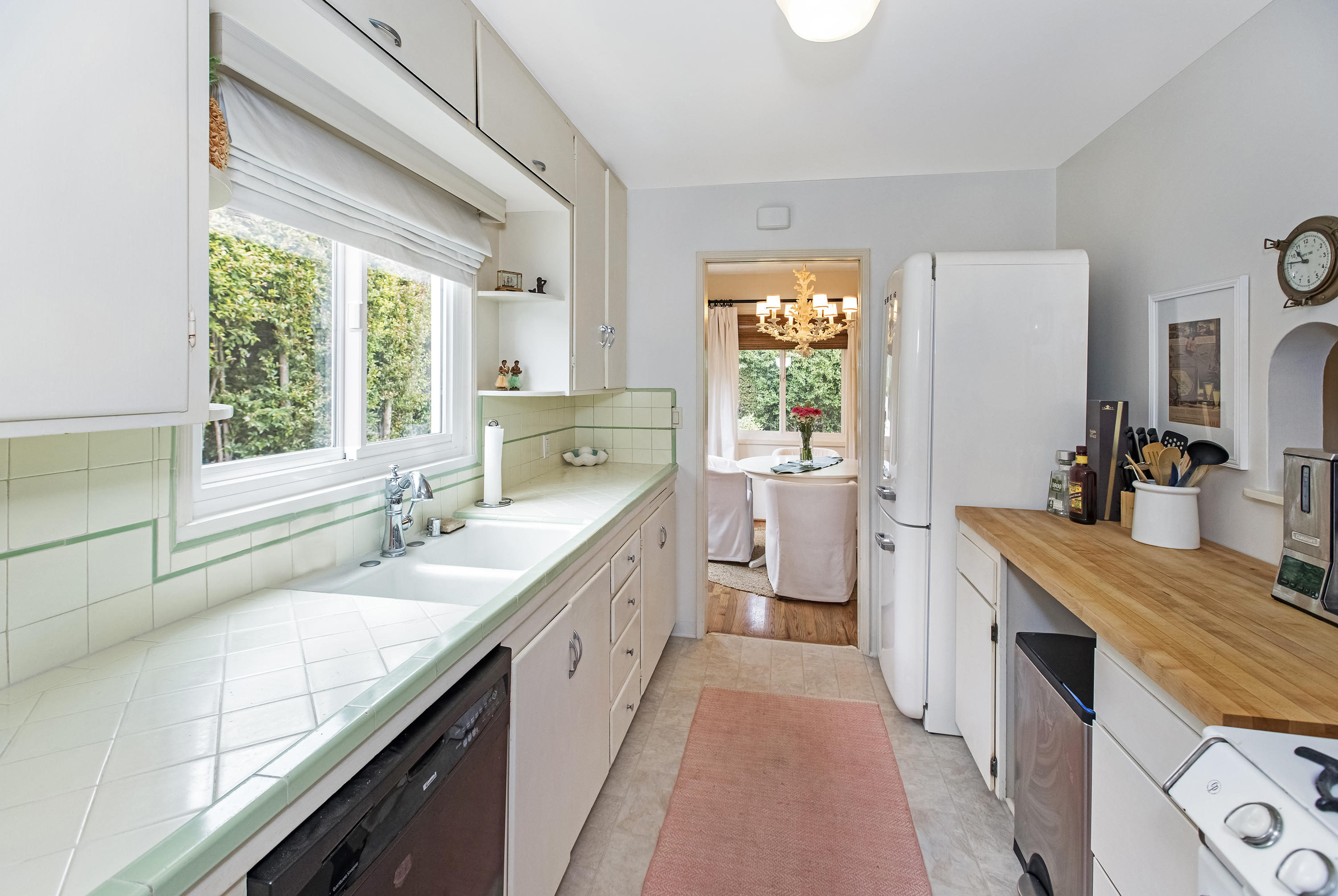 305 Oliver Road Santa Barbara, CA 93109 - Photo 5 of 13 kitchen
