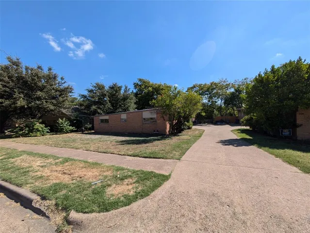 $1,125 | 710 Boulevard Boulevard North, Dallas, TX 75211