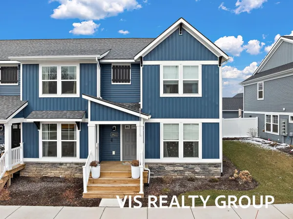 $379,900 | 6622 South Square Lane, Rockford, MI 49341