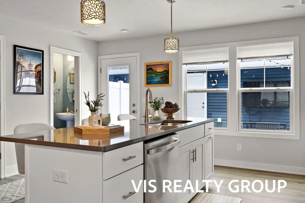 $379,900 | 6622 South Square Lane, Rockford, MI 49341