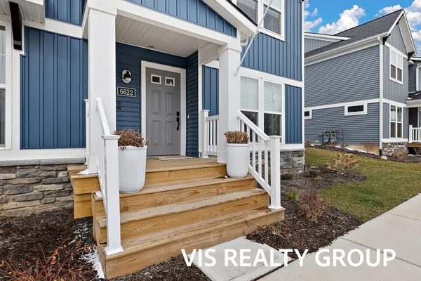 $379,900 | 6622 South Square Lane, Rockford, MI 49341