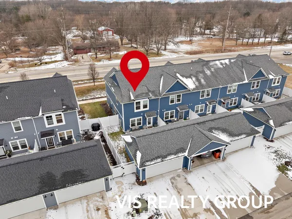 $379,900 | 6622 South Square Lane, Rockford, MI 49341