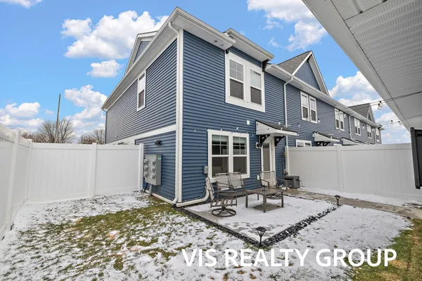 $379,900 | 6622 South Square Lane, Rockford, MI 49341