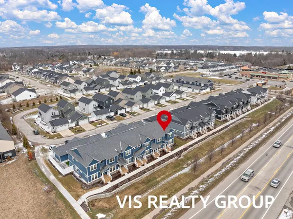 $379,900 | 6622 South Square Lane, Rockford, MI 49341