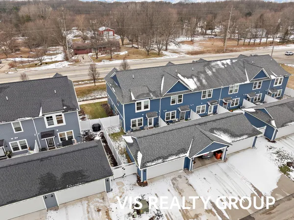 $379,900 | 6622 South Square Lane, Rockford, MI 49341