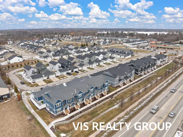 $379,900 | 6622 South Square Lane, Rockford, MI 49341