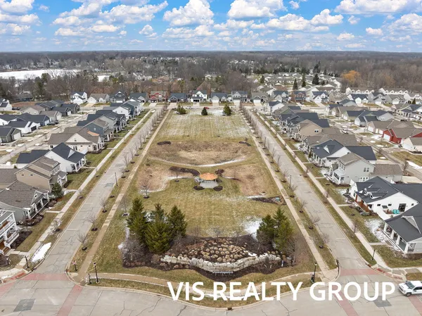 $379,900 | 6622 South Square Lane, Rockford, MI 49341